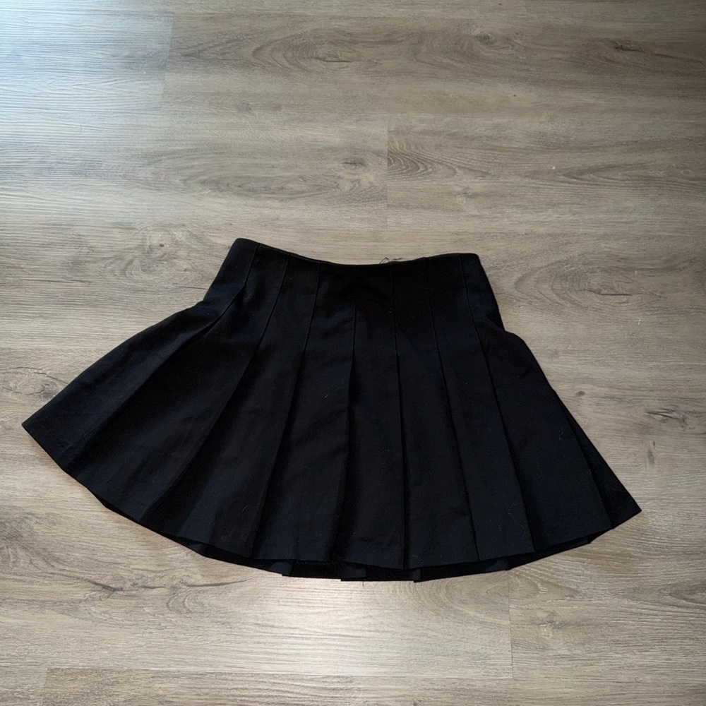 Divided Black Pleated Mini Skirt - Picture 3 of 3